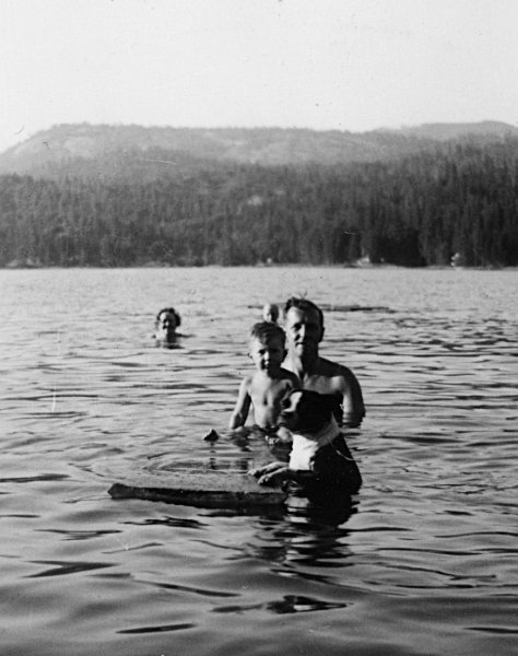 bass_lake10.jpg - with Grandma Signe in the background.