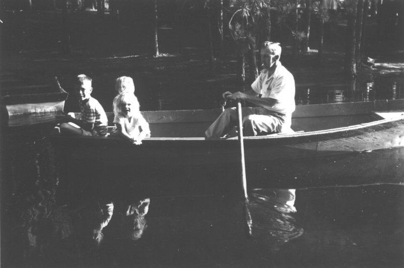 bass_lake2.jpg - In the back of the boat: Merv, Ardith & Barbara